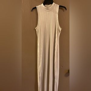 H&M Women’s Ribbed Maxi Dress. Light Crème Size M Perfect for Summer.